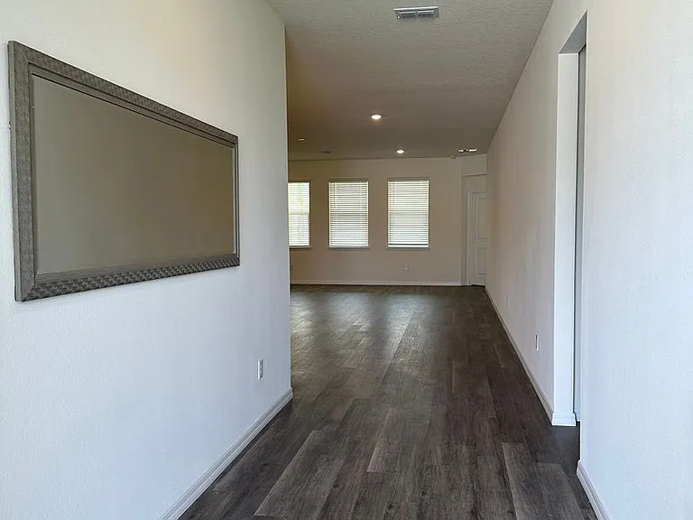 3272 Arch Ave — Photo 3