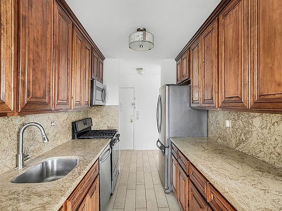 4th image of 2475 W 16th St APT 4D