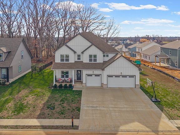 3rd image of 942 Alton Dr