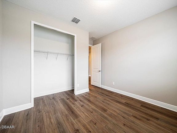 3rd image of 3227 Legends Preserve Dr