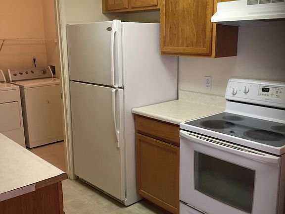 Lots of Kitchen cabinets