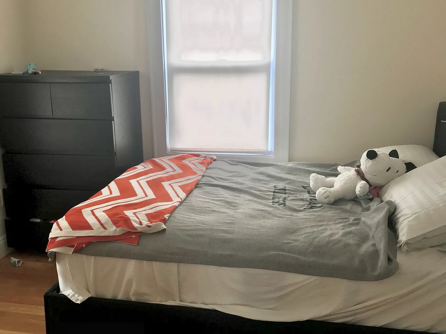 3 bed, 1.0 bath, 816 sqft, $7,500 — Photo 4