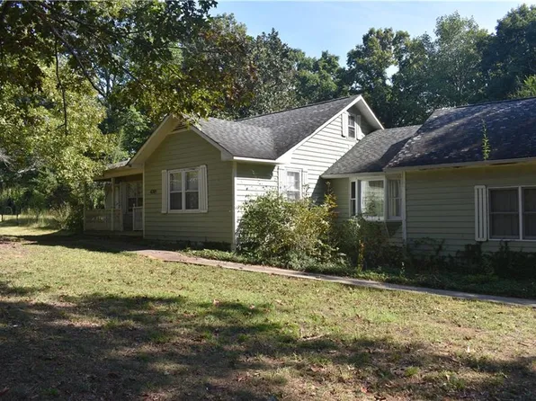 4381 Duncan Bridge Rd, Cleveland, GA 30528