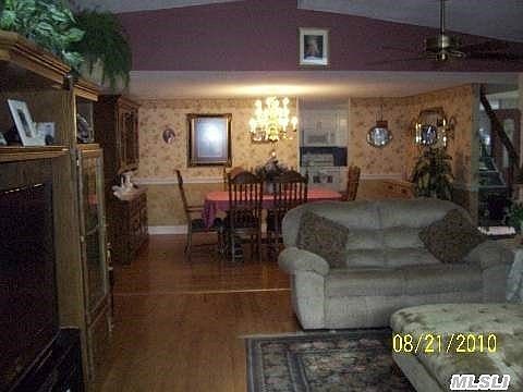 4th image of 26 Circledale Ln