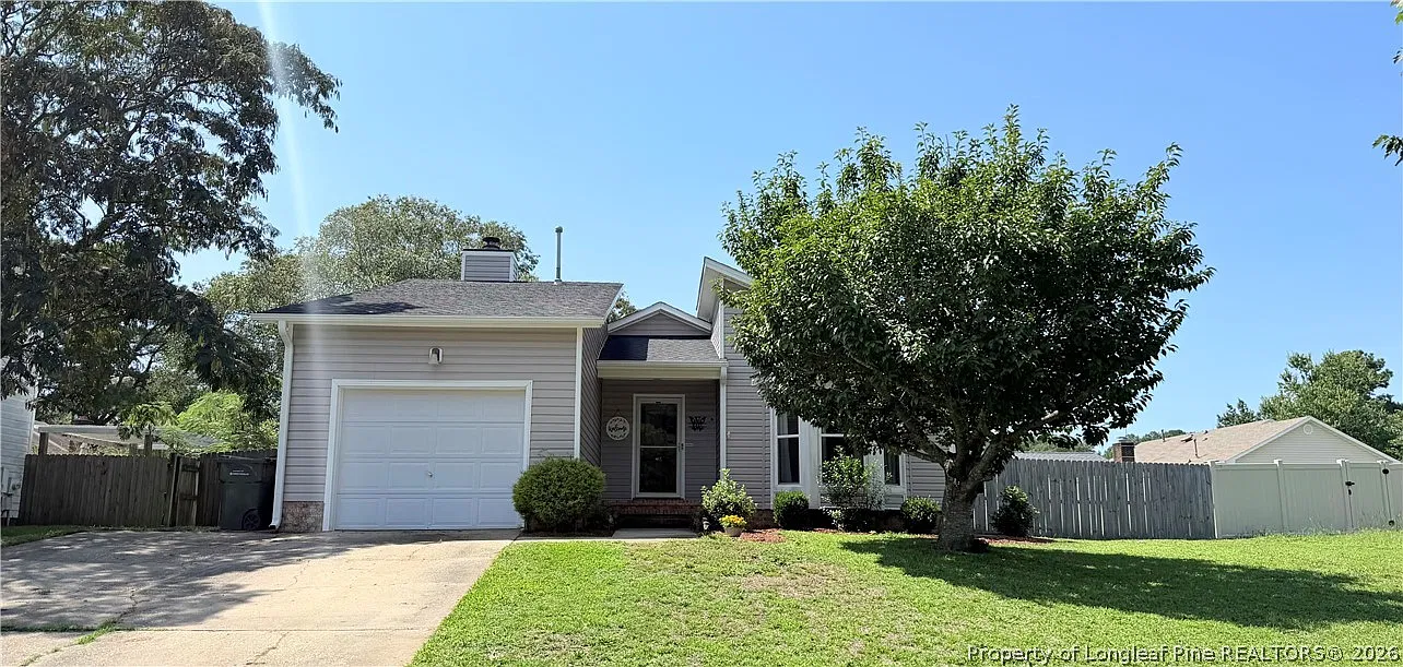 3 bed, 2.0 bath, 1331 sqft, $1,725 — Photo 1