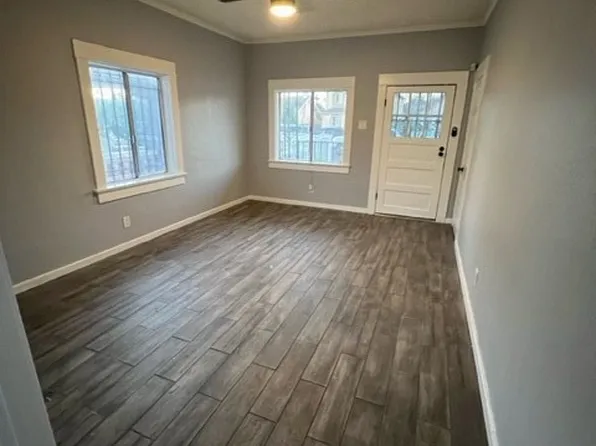 1130 W 52nd St, Los Angeles, CA 90037