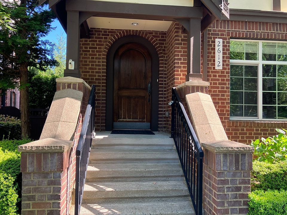 1st image of 2612 NE Park Dr