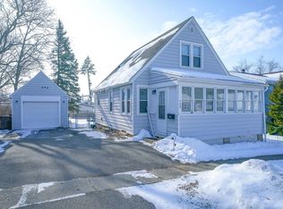 409 W Lincoln St, Mount Morris, IL 61054
