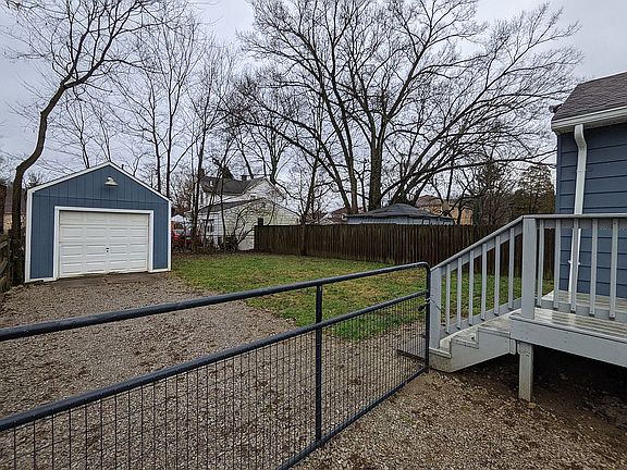 5th image of 535 Hudson Ave
