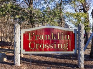 410 Franklin Crossing Rd UNIT 410, Franklin, MA 02038
