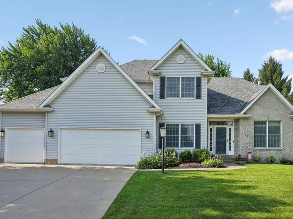 3105 48th Ave, Bettendorf, IA 52722