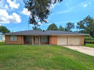 2430 Granger Dr, Bridge City, TX 77611