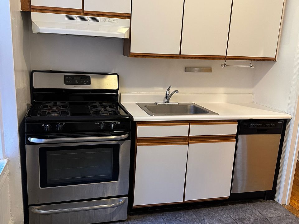 1st image of 41-42 42nd St #2F