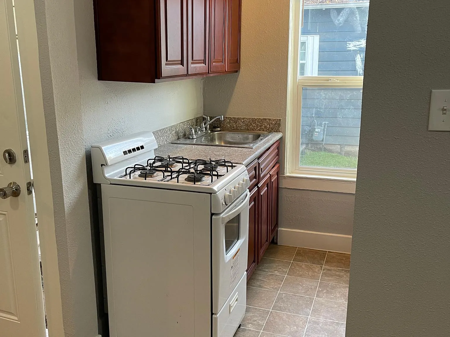 1512 Franklin St — Photo 4