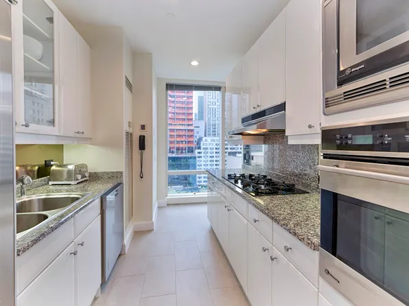 845 United Nations Plaza image 4 of 10