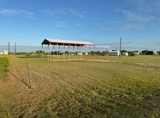 119 Swordfish Ln, Palacios, TX 77465