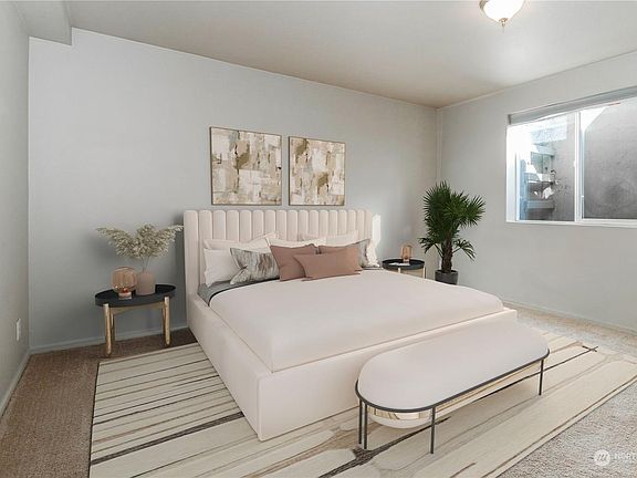 3rd image of 407 NW Market St #407