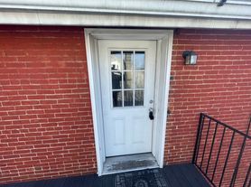 1421 W Kings Highway