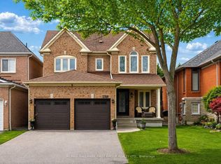 1768 White Cedar Dr, Pickering, ON L1V 6Z1