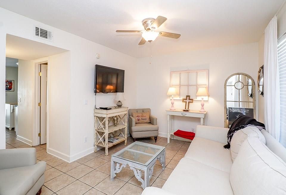 1st image of 1802 Jackson Ave W APT 73