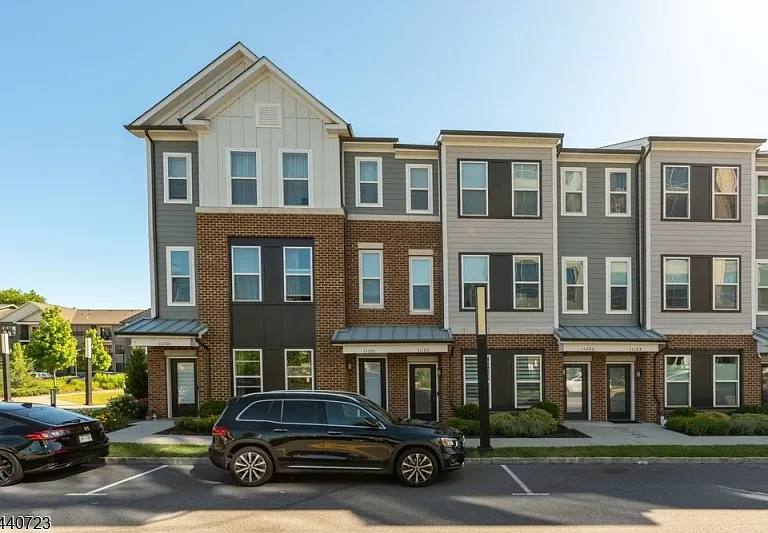 7 Jessica Ln — Photo 2