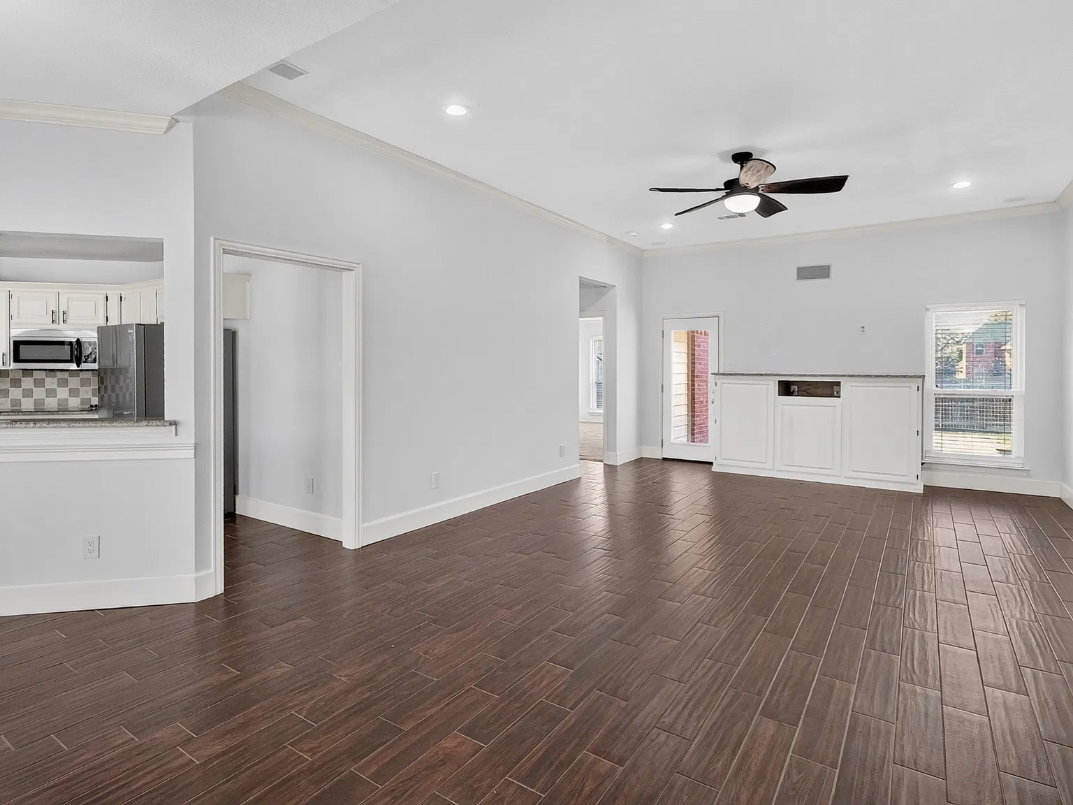 3 bed, 1652 sqft, $2,200 — Photo 4