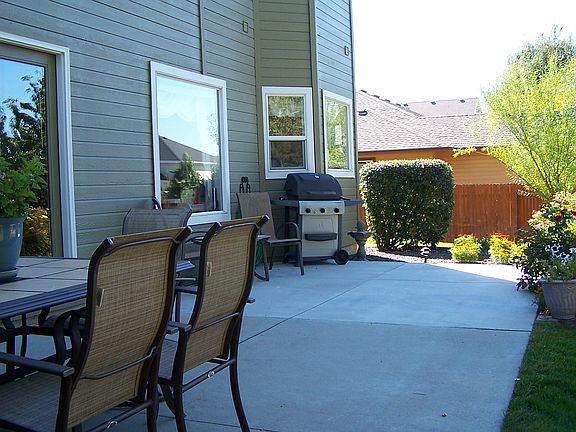 Huge Patio for Entertaining