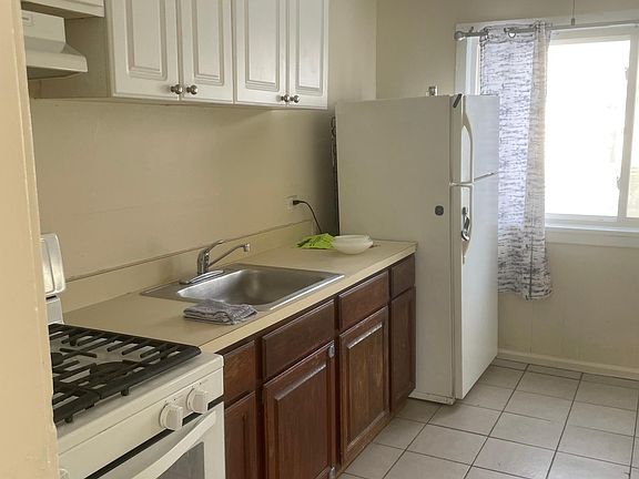 3rd image of 33071 Alanson St