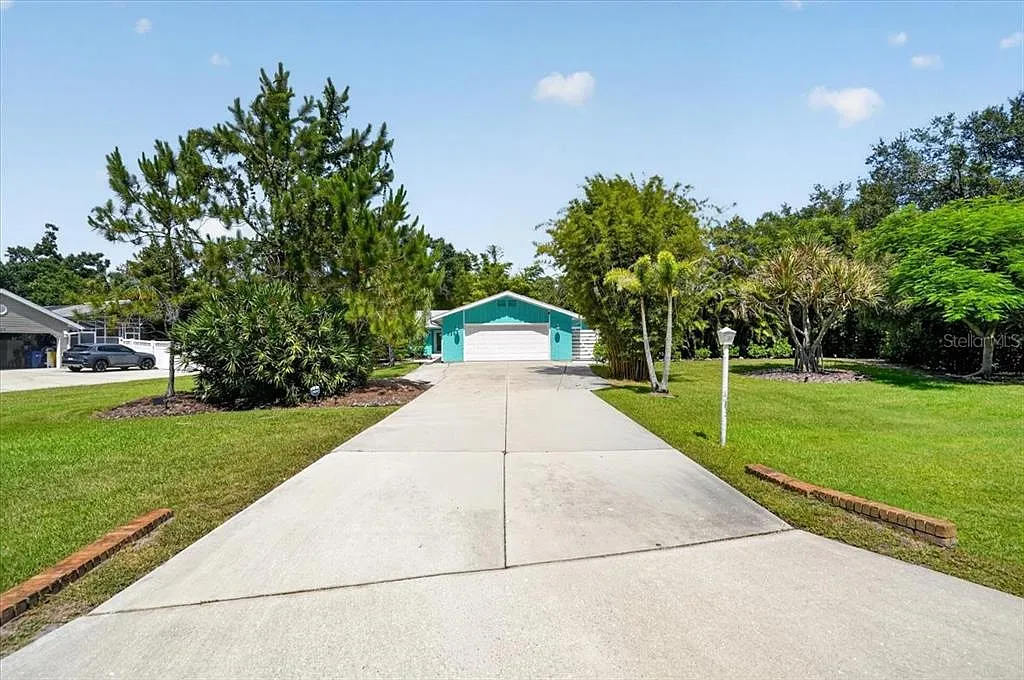 3 bed, 2.0 bath, 2248 sqft, $8,500 — Photo 2