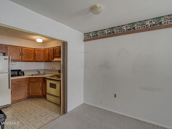 3rd image of 34 Musket Lane #B