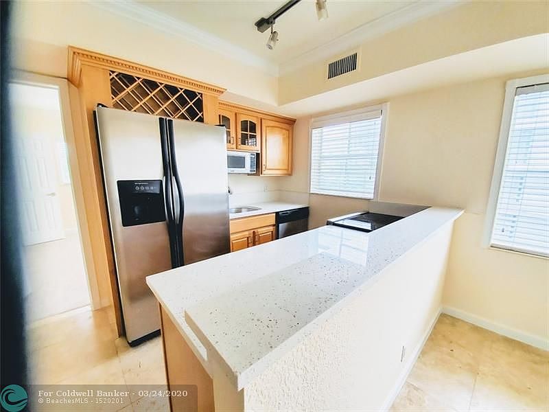1st image of 924 SE 2nd St APT 37
