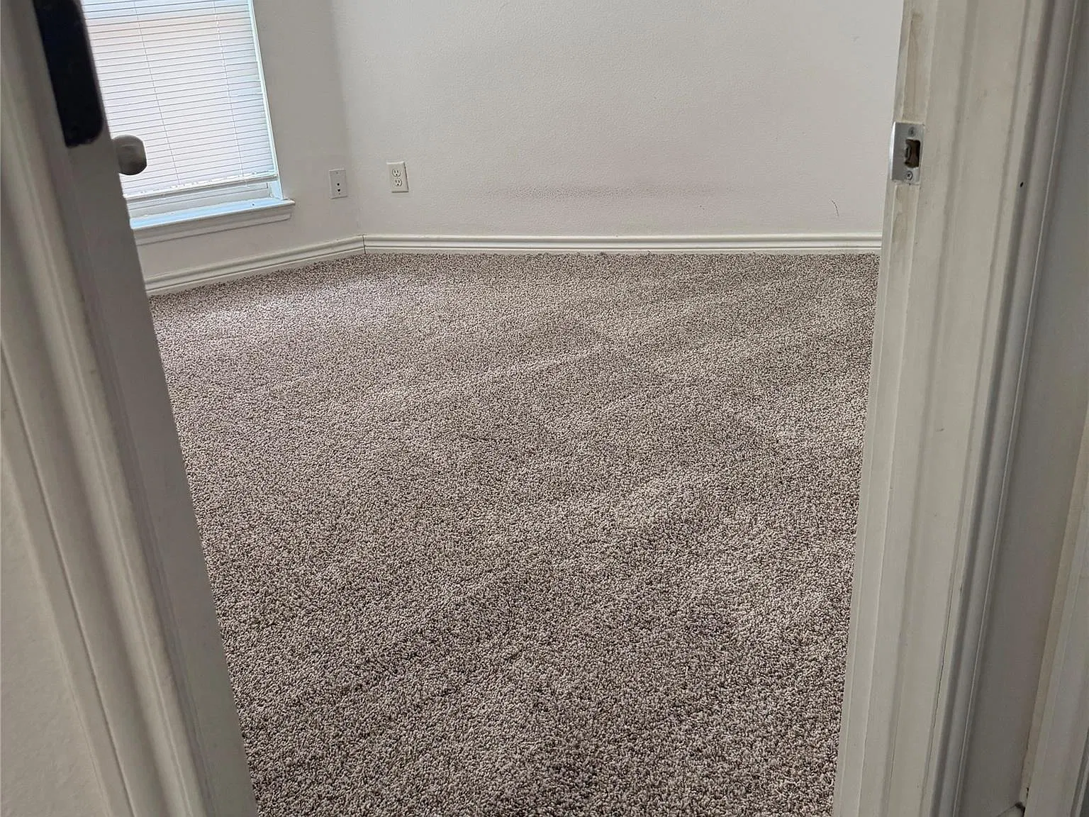 9829 Walnut St — Photo 3