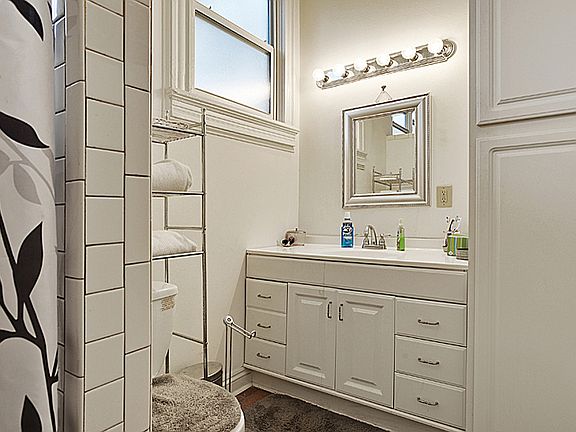4th image of 2213 Milan St #B