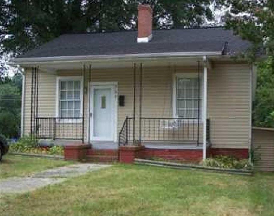 1st image of 707 Piedmont Way