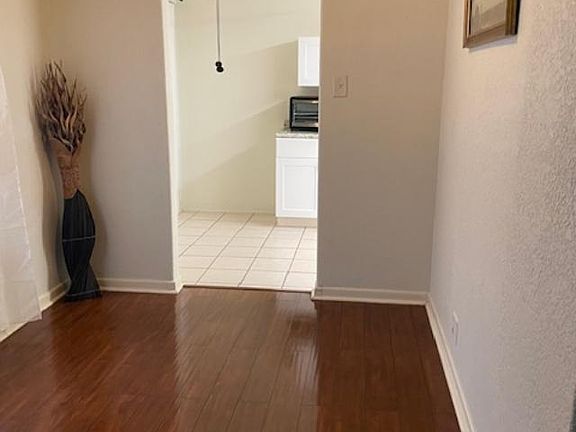 5th image of 603 Imperial Blvd