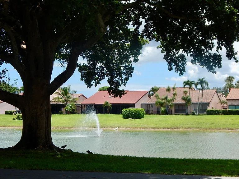 22864 Marbella Cir — Photo 40