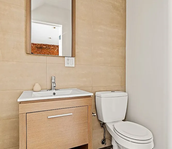 418 Halsey St #2 — Photo 6