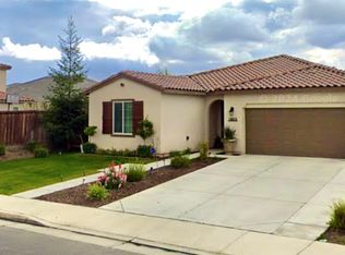 10015 Dutchman Peak Ln, Bakersfield, CA 93311