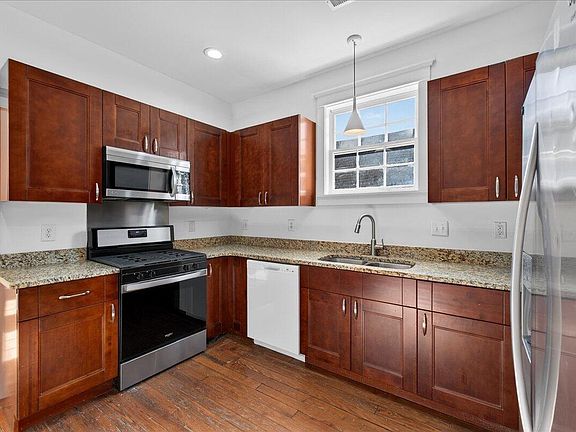 3rd image of 66 America St