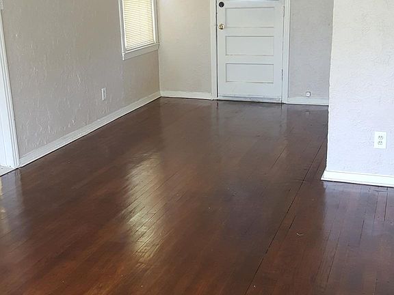 2nd image of 4617 SE 23rd St