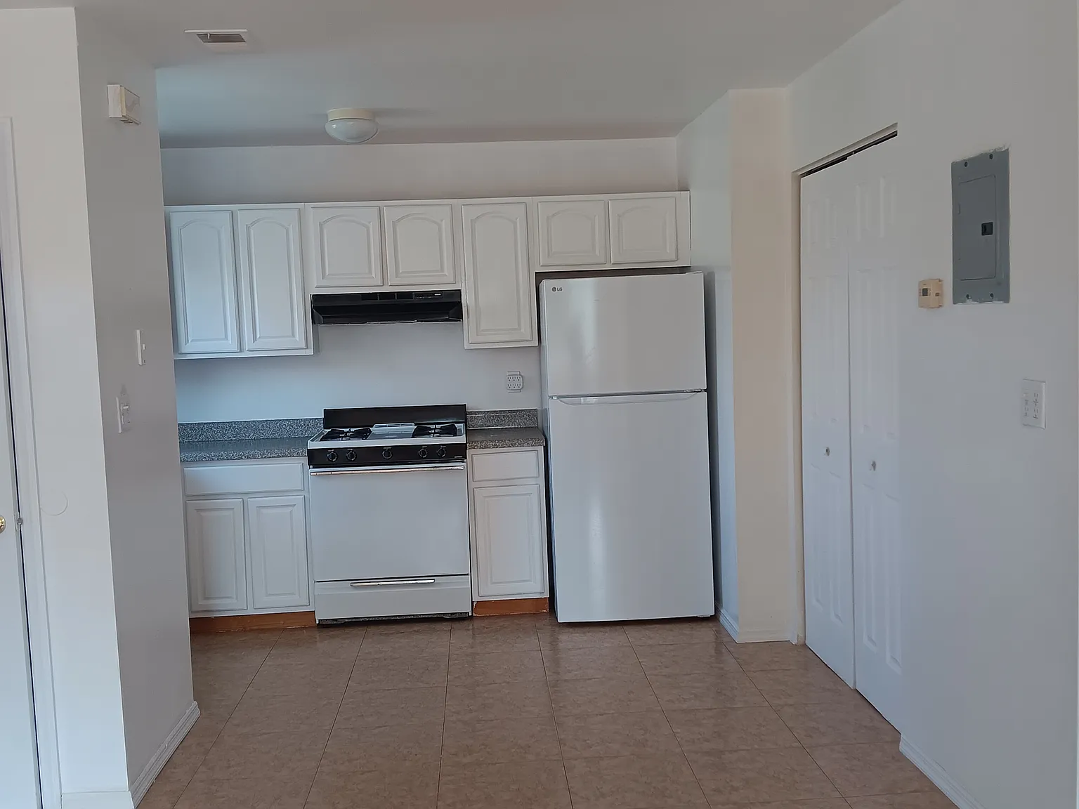 Beach 38th St, Far Rockaway — Photo 3