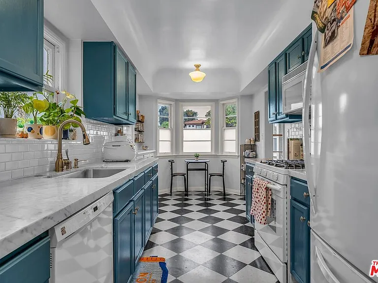 630 S Gretna Green Way — Photo 10