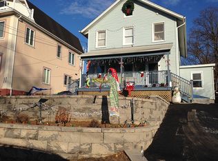 13 Jackson St, Glen Cove, NY 11542