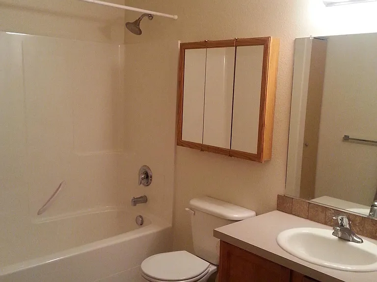308 N Greensferry Rd #B206 — Photo 5