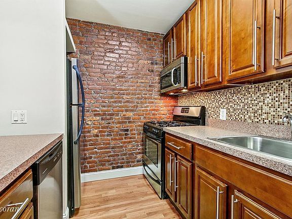 4th image of 363 Saint Marks Ave APT 3