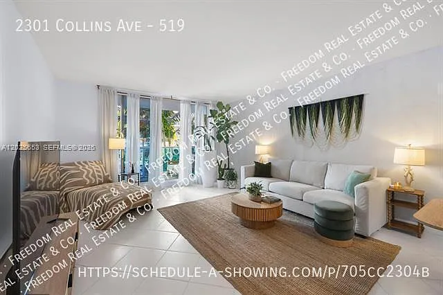 2301 Collins Ave #519 — Photo 2