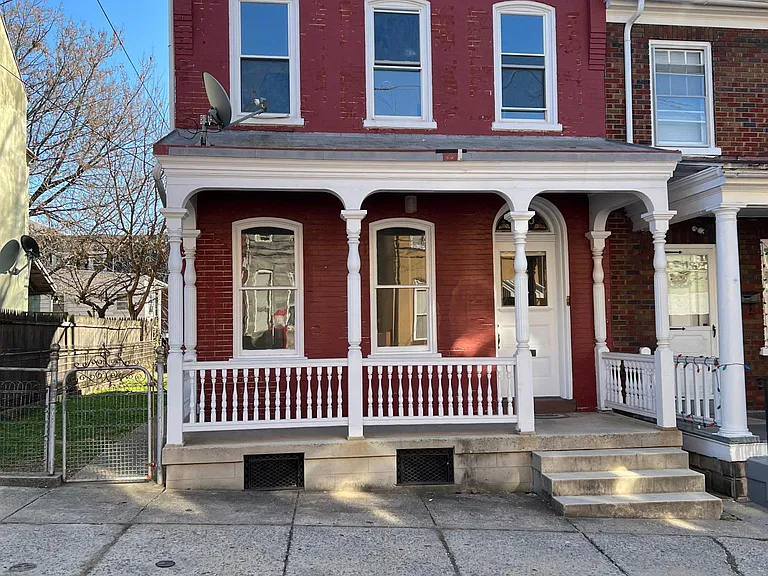 440 W Vine St — Photo 1