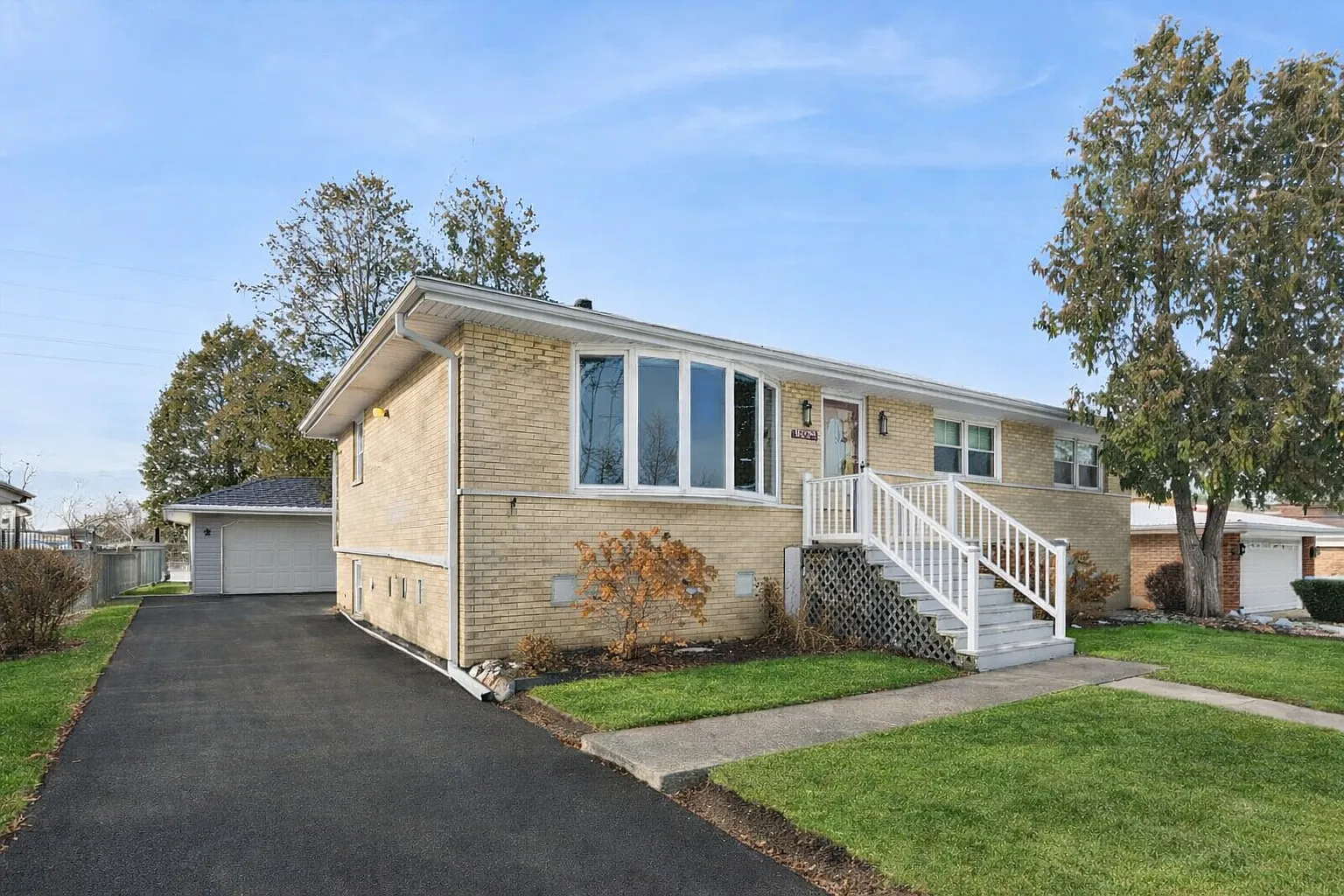 10506 S Michael Dr photo 1