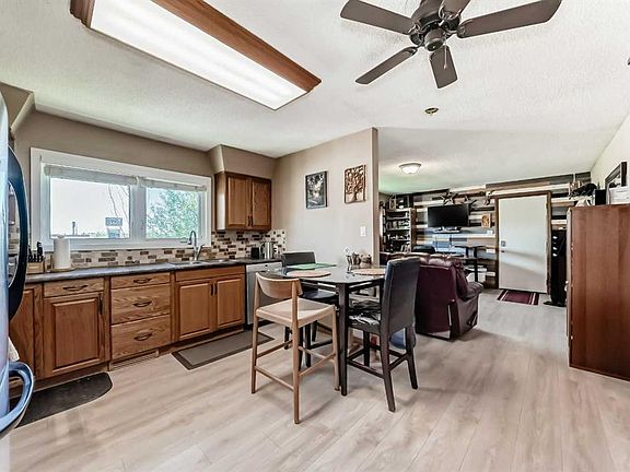 4th image of 604 69th Ave SW