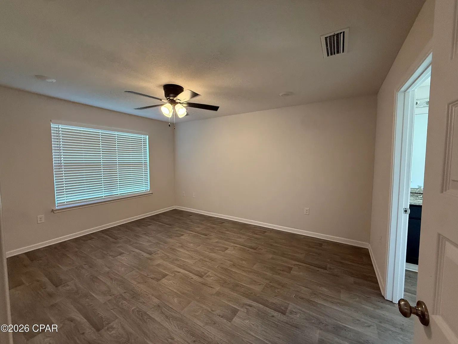 4 bed, 1867 sqft, $2,200 — Photo 4